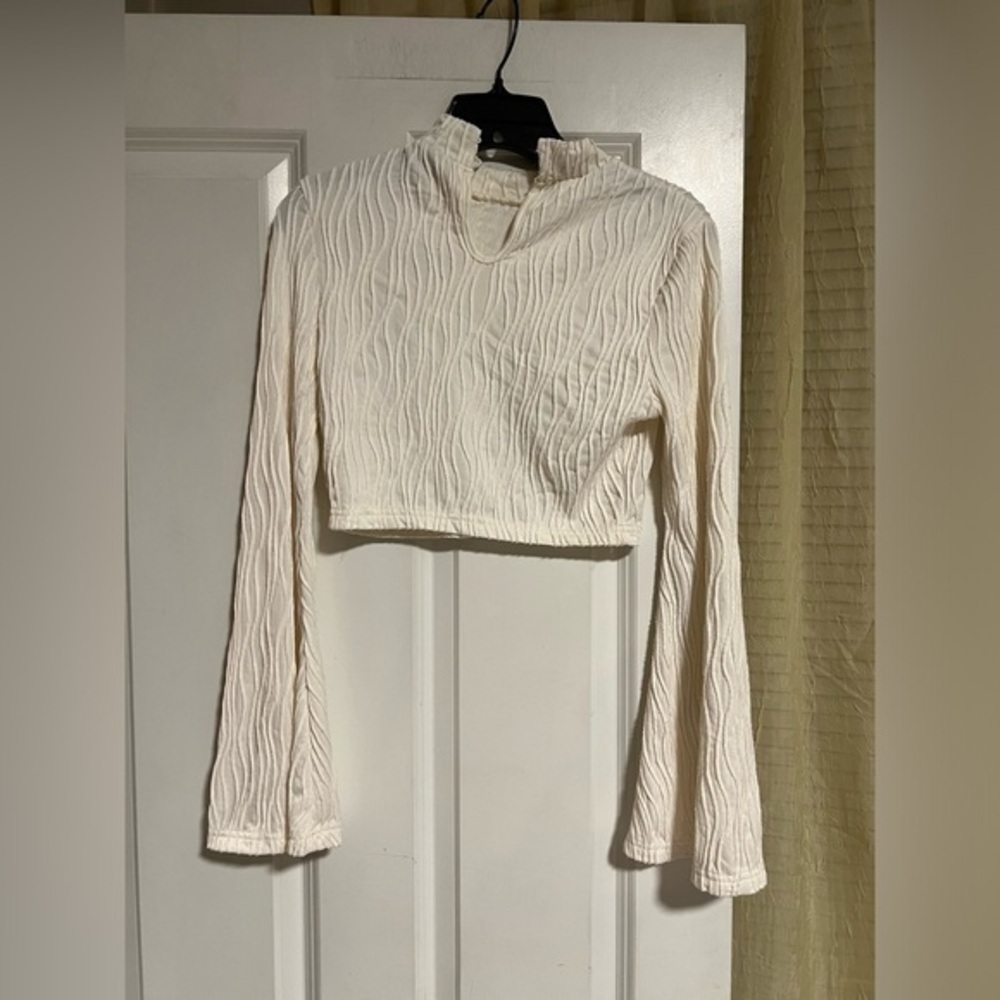 SHEIN MOD Cream Crop - S-M